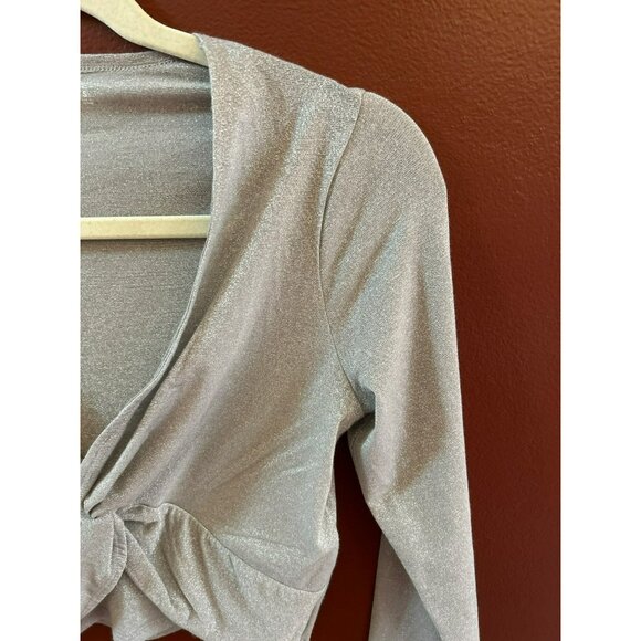 Abercrombie & Fitch Womens Shimmery Silver Long Sleeve Twist Front Crop Top Sz S - Picture 2 of 4